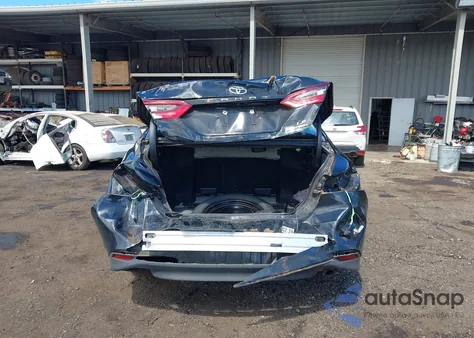 2023 Toyota Camry Le z USA, uszkodzony, nr VIN 4T1C11BK3PU087809